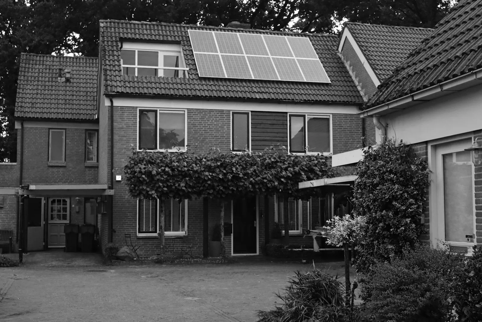 Zonnepanelen Huren of Kopen na Salderingsafbouw 2027
