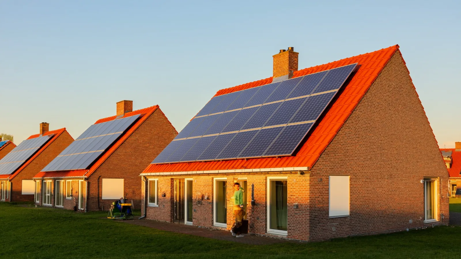 Zonnepanelen rijtjeswoning saldering 2027: gevolgen &